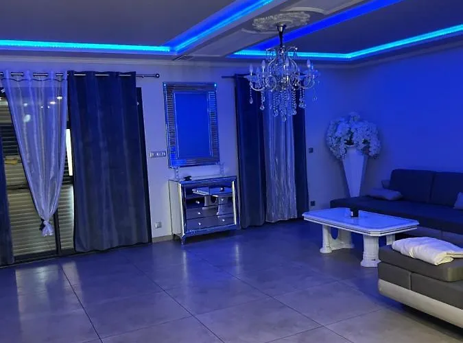 Maison Avec Picine Holiday home *