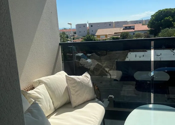 Maison Avec Picine Holiday home *